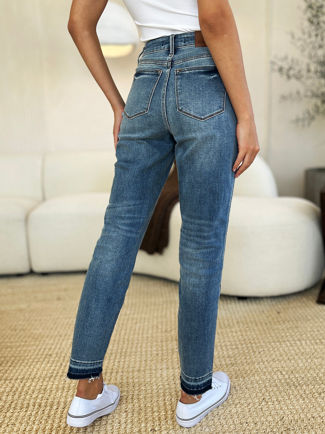 Judy Blue  Mid Rise Rigid Magic Release Hem Jeans